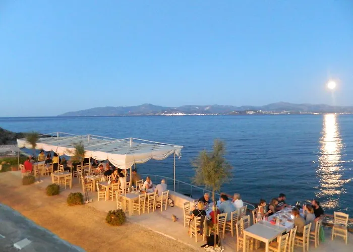 Ξενοδοχείο με διαμερίσματα χριστιάνα 3*