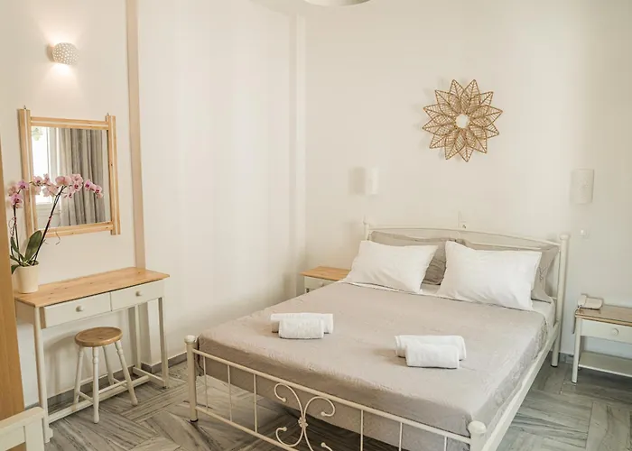 χριστιάνα Ξενοδοχείο με διαμερίσματα Αμπελάς