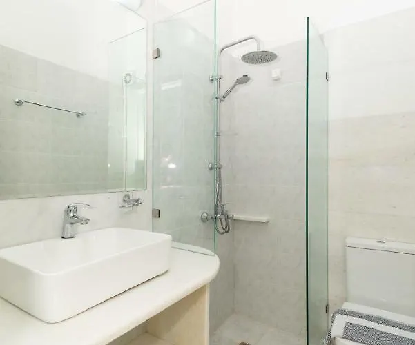 Ξενοδοχείο με διαμερίσματα χριστιάνα Αμπελάς