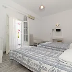 Ξενοδοχείο με διαμερίσματα Christiana 3*