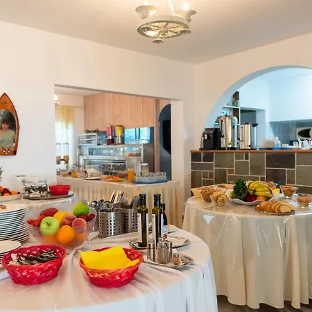 Apartmanhotel Christiana Ambelász