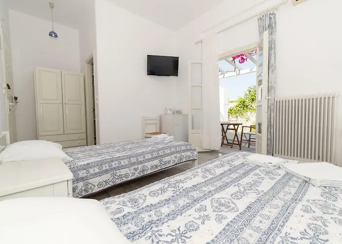 χριστιάνα Ξενοδοχείο με διαμερίσματα 3*